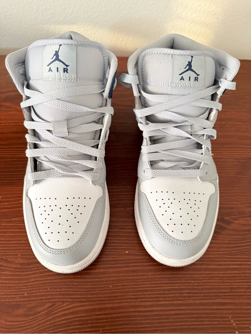 Men’s Nike Air Jordan 1 Mid Wolf Gray Midnight Navy